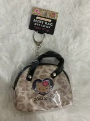 日本正規品 新品 ハローキティ レオパード ミニバッグ キーホルダー