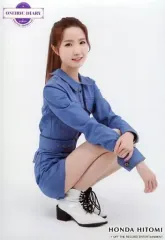 【中古】生写真(女性) IZ＊ONE/本田仁美/座り・背景白/「ONEIRIC DIARY DIGITAL SHOWCASE IN JAPAN」ランダム生写真TypeB