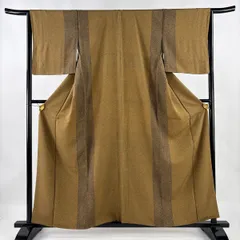 【美品】 小紋 身丈159cm 裄丈65cm M 袷 幾何学 縞 山吹茶色 正絹 秀品 【中古】