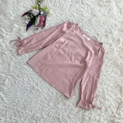 フォロワー限定お得なクーポン配布中！ 『tocco closet』トッコクローゼット　長袖ブラウス　シャツ　パフスリーブ　袖リボン　スカラップデザイン　ピンク(L)