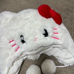 ◇レア◇くまの着ぐるみを着キティーちゃんキーホルダー - メルカリ