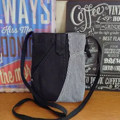 78☆USED黒デニムリメイク☆サコッシュ☆ショルダーバッグ☆リメイクデニム☆ポシェット☆