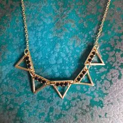 ヴィンテージ　三角のネックレス