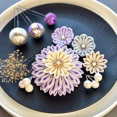 【新色/一点物】卒業式髪飾り 成人式髪飾り/ウエディング ヘッドパーツ 結婚式 色打掛 サテンつまみ細工 紫 アイボリー