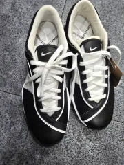 ナイキ ブラック/白 スニーカー 23センチ