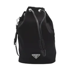 未使用/RFID　プラダ　PRADA　Re-Nylon　ドローストリング　バケットバッグ　1NS369　ポーチ　巾着　ハンドバッグ　リナイロン　三角ロゴ　トライアングルプレート　ブラック 　黒　ハイブランド　ストラップ付　dj6