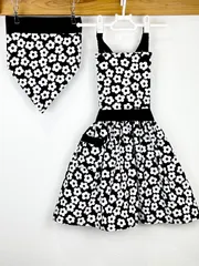 小さなお花柄の可愛いハンドメイド子供エプロンと三角巾のセット