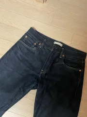 ユニクロ セルビッジデニムパンツ