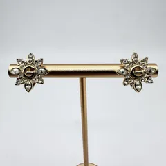 GIVENCHY（ジバンシィ）ヴィンテージ フラワーモチーフ イヤリング ゴールドカラー クリップ式