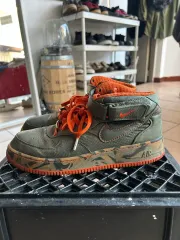 ナイキ エアフォースミッド オレンジベルリン