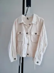 春 クリーム色 ジャケット Mサイズ