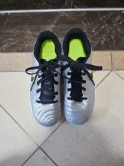 ナイキ キッズ ティエンポ レジェンド 10 アカデミー TF サッカーシューズ (230)