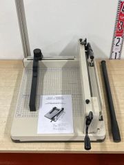 Item thumbnail for item 0577ba76-277d-47ff-a67d-078af4e42497