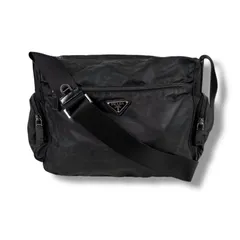 プラダ　PRADA トライアングルロゴ　ショルダーバッグ　クロスボディバッグ　ブラック　黒　テスートナイロン