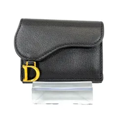 【人気・美品】Dior ディオール レザー サドル ロータス ウォレット コンパクト 三つ折り 財布 ロゴ Dチャーム フラップ ブラック 黒色 ゴールド金具 コインケース カードケース 札入れ 小銭入れ メンズ レディース ユニセックス