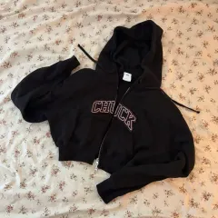 CHUCK ブラック クロップドフーディー ジップアップ