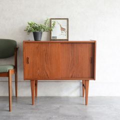 デンマーク 北欧ヴィンテージ チーク キャビネット サイドボード 北欧