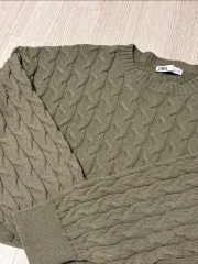 ザラ オリーブ色 ケーブル編み セミクロップドニット
