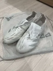 アディダス プレデター 30周年 サッカーシューズ