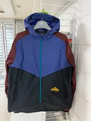 ナイキ トレイル ウィンドブレーカー L