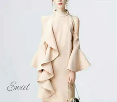 結婚式　お呼ばれドレス　ワンピース　フリル　ベージュドレス