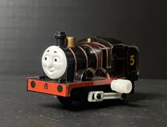 カプセルプラレール　きかんしゃトーマス　　黒いジェームス　（動作良好）