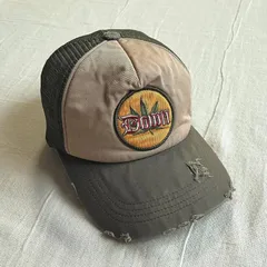 unknown　archive　メッシュキャップ　6パネルベースボールキャップ　大麻　ガンジャ　マリファナ刺繍　DOWNロゴ　サークルワッペン　ダメージ・ビンテージ加工　カーキ　スナップバック　Y2K　グランジ　Weed logo patch mesh cap