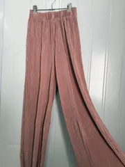 ＜在庫処分＞【新品】レディース ワイドパンツ ハイウエスト プリーツ入り フリーサイズ ゴムウエスト ゆったり ストレート 脚長効果 bu1