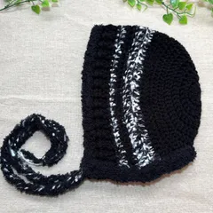 AW-30  秋冬用 ハンドメイド アクリル ボンネット バラクラバ 耳当て付き帽子 黒X白