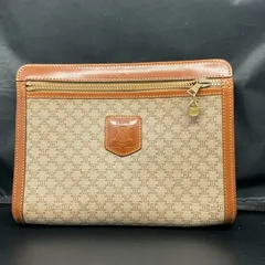 セリーヌ 　  PVC　レザー　トリオンフ　クラッチバッグ　M08　ベージュ　茶 B26021564