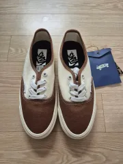 ヴァンズ プレミアム アセンティック 235 新品