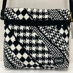 9803　良品　FEILER　フェイラー　シュニール織り　タオル地　幾何学　千鳥格子　ショルダーバッグ　ポシェット　モノクロ　モノトーン　白　ホワイト　黒　ブラック　総柄　肩がけ　斜めがけ　クロスボディ