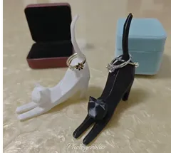 ホワイトキャット&ブラックキャット、ジュエリーリングスタンド