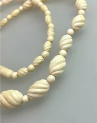 【極美品】天然素材 象牙調 グラデーションネックレス 捻り彫り 大粒