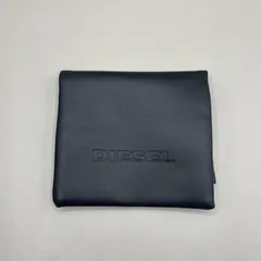 未使用級　DIESEL ディーゼル　クラッチバッグ　ミニポーチ　小物入れ　ロゴ型押し　エンボス加工　レザー　黒　ブラック　y2k