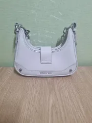 チャールズアンドキース チェーン ショルダーバッグ