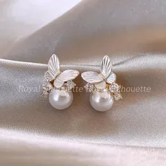 ピアス 耳飾り ホワイト 白 ゴールドカラー 金色 蝶々 蝶 キラキラ フェイクストーン 可愛い 大人可愛い シンプル レディース ジュエリー イベント パーティー 大人かわいい デイリー ガーリー フェミニン シンプル