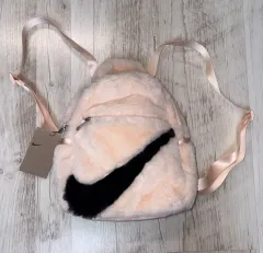 ナイキ ミニ ファー バックパック