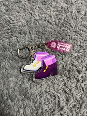ウマ娘 スペシャルウィーク 勝負靴 アクリルキーホルダー - メルカリ