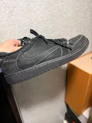 ナイキ エア ジョーダン1 トラヴィススコット ブラック