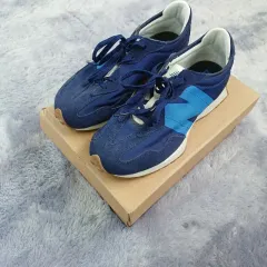 230 New Balance スニーカー 327