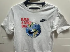 ナイキ 白 半袖 Tシャツ