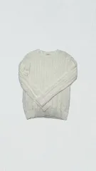 白ケーブルニット