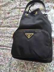 PRADA ブラック ポコノ バケットバッグ