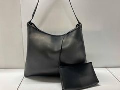 美品 フェラガモ ダブルガンチーニ エンボス加工 ビッグバックル