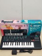 YAMAHA ヤマハ ショルダー キーボード SHS-10R レッド - メルカリ