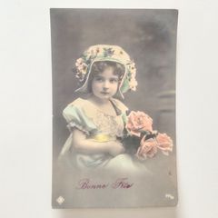 花冠の午後 ― 薔薇を抱く少女 フランス ヴィンテージ ポストカード