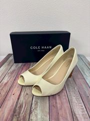 美品】COLE HAAN ポインテッドトゥ フラットシューズ ベージュ - メルカリ
