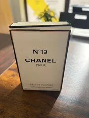 【未使用　美品】CHANEL N°19 Eau de Parfum 香水 オードゥ パルファム