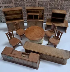 ミニチュア　ドールハウス　茶色系家具セット　67